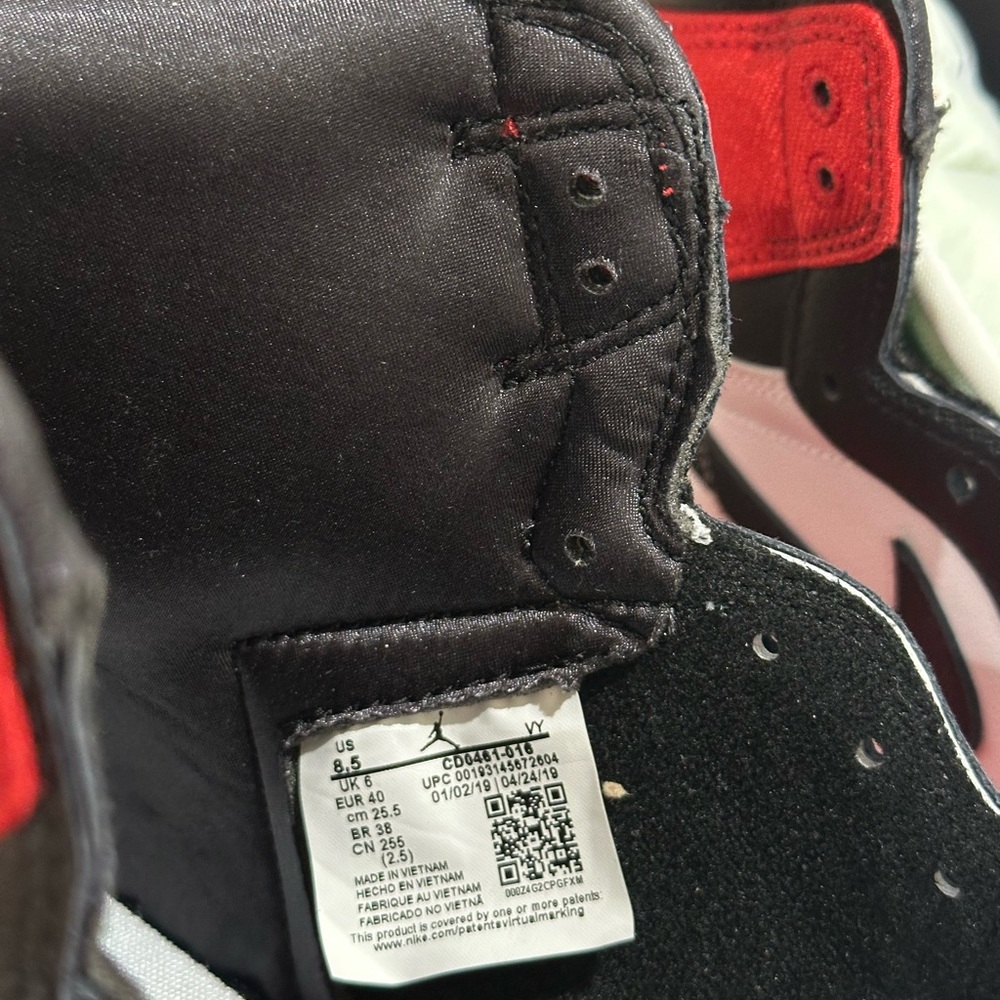 Air Jordan 1 Retro High 'Satin Black Toe' size 8.5w - Picture 7 of 9